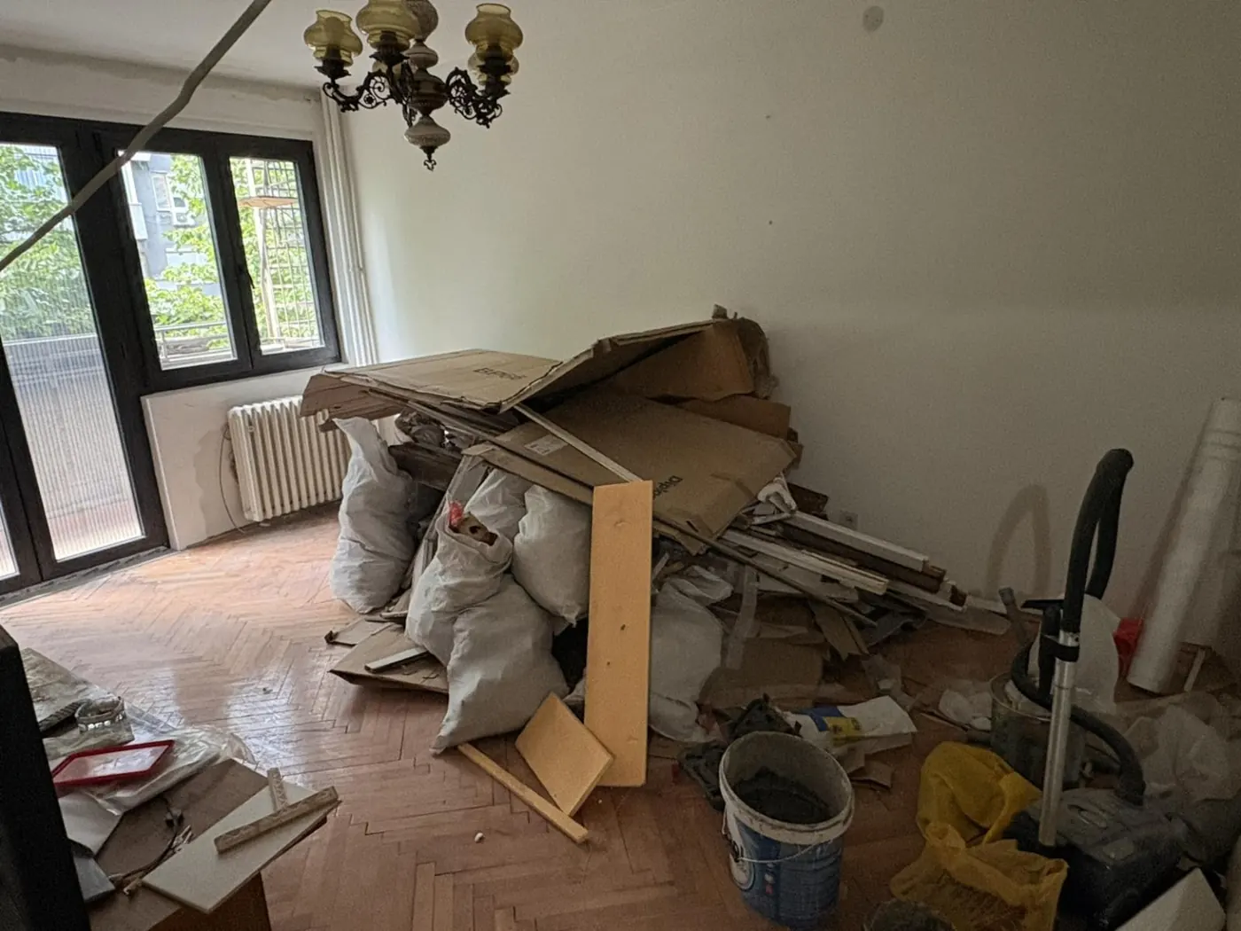 Pražnjenje stana u Sarajevskoj ulici u Beogradu